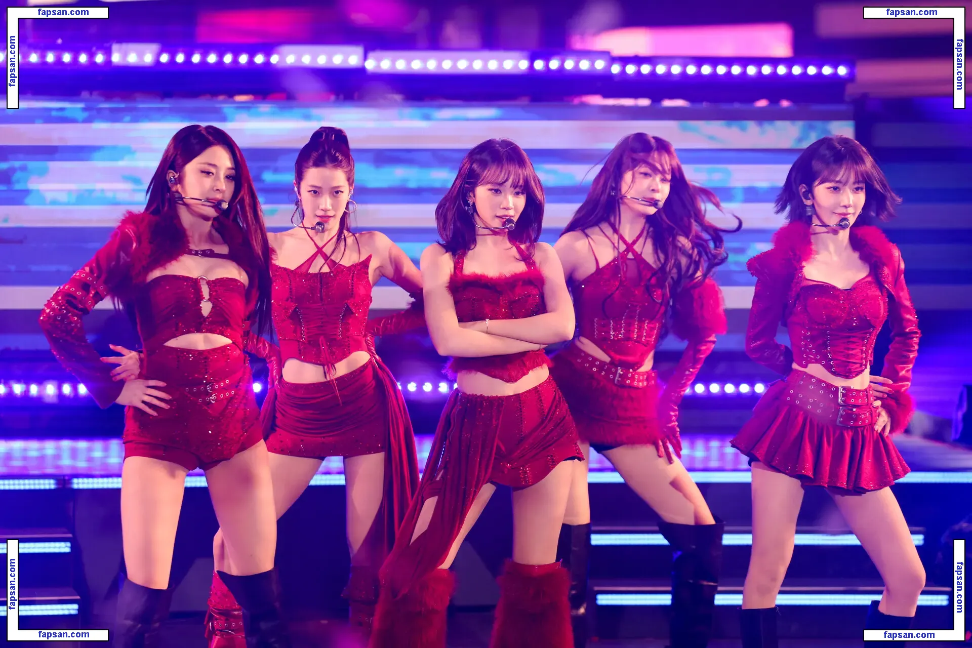 Sakura Miyawaki 宮脇 咲良 nude photo #0048 from OnlyFans