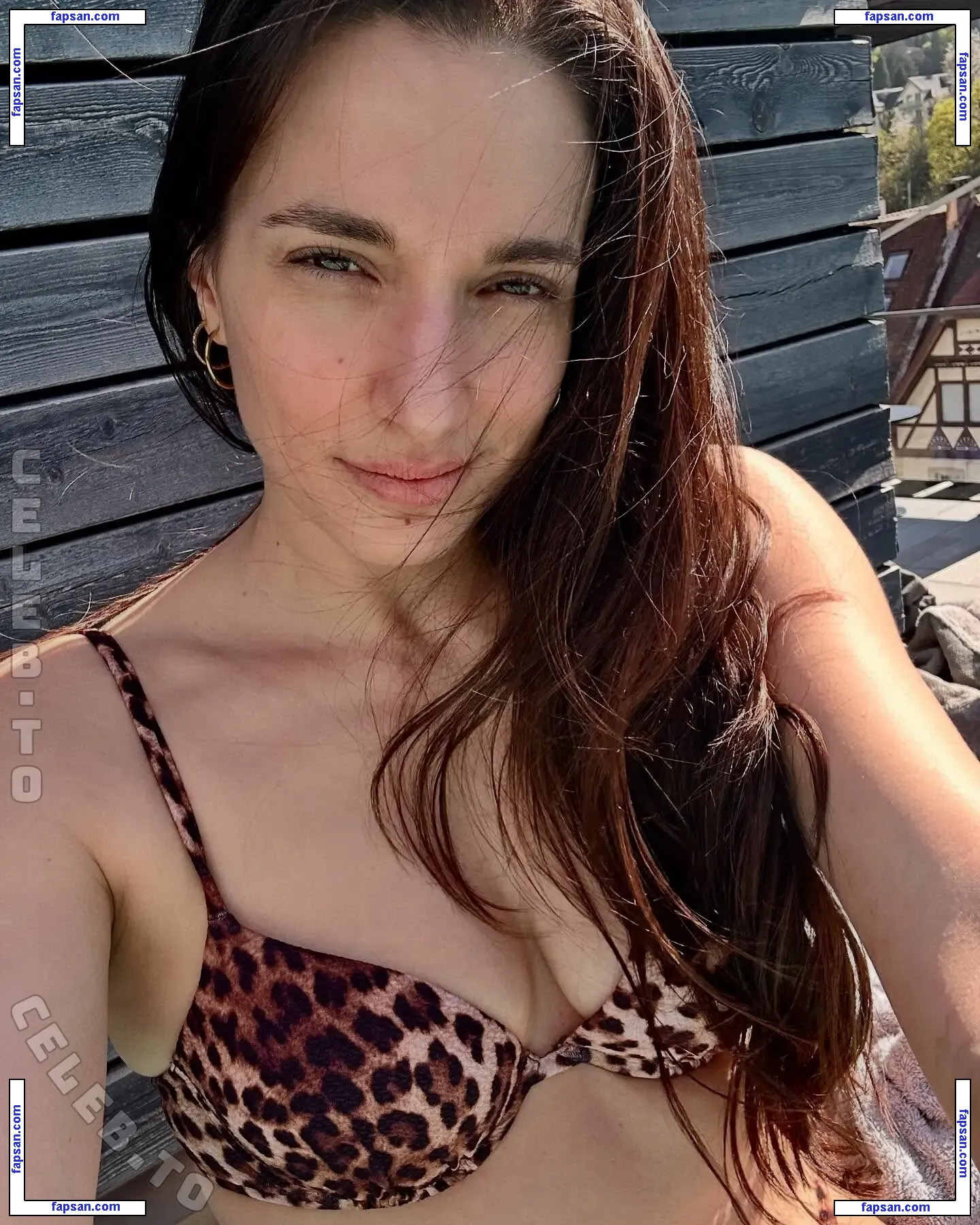 Saliha Özcan голая фото #0010 с Онлифанс