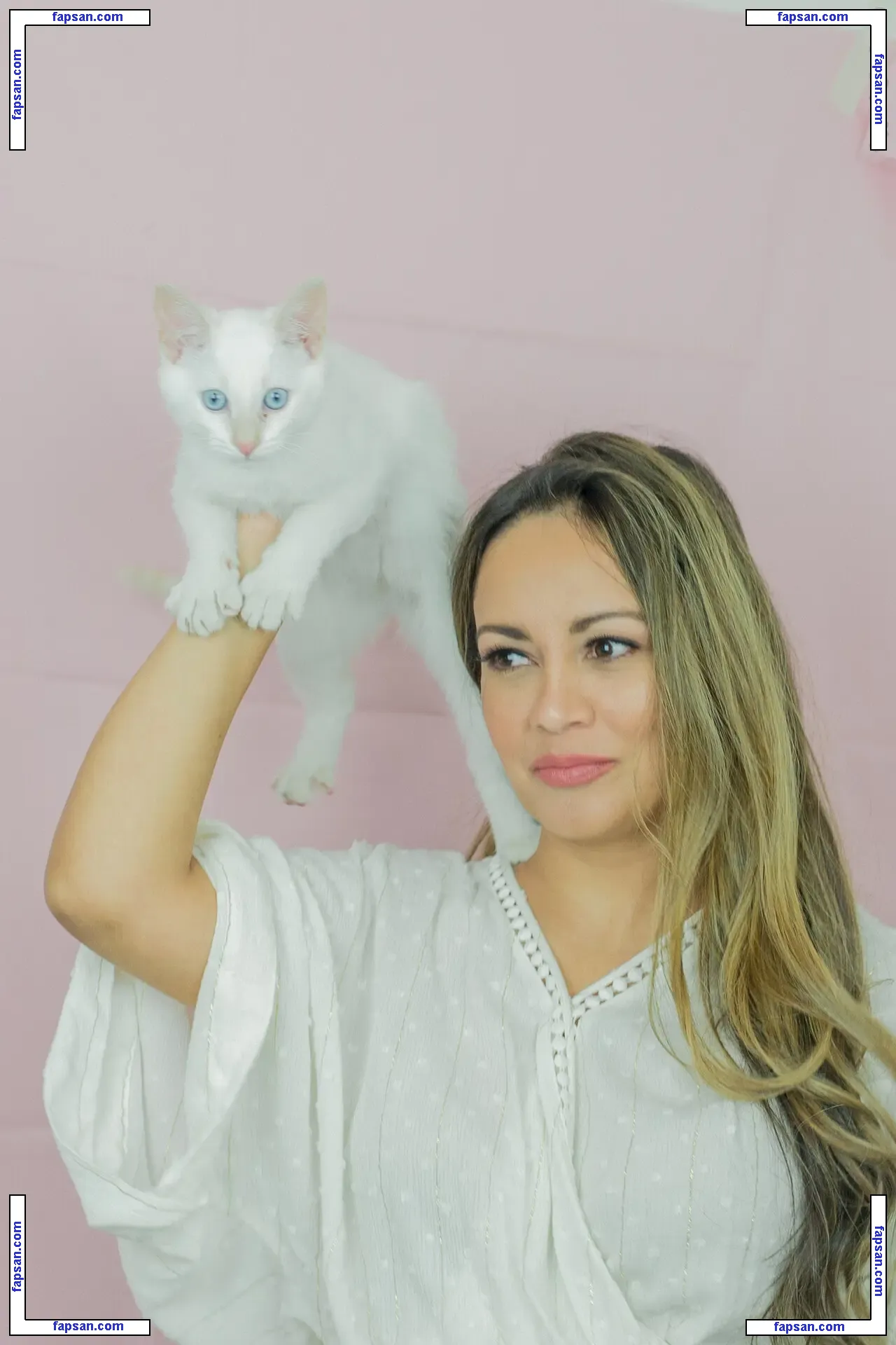 Samandra голая фото #0003 с Онлифанс