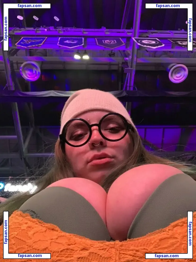 Samantha Hyde nude photo #0002 from OnlyFans