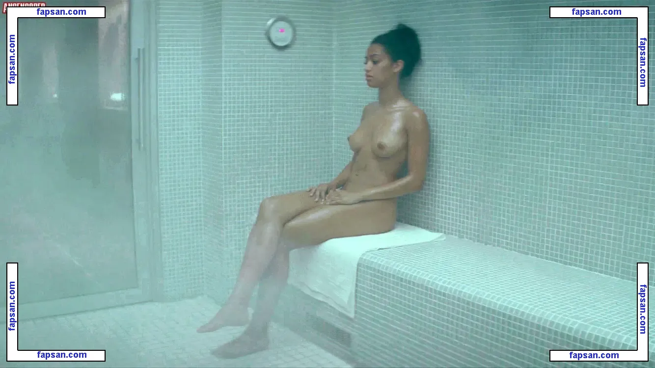 Samantha Logan nude photo #0014 from OnlyFans