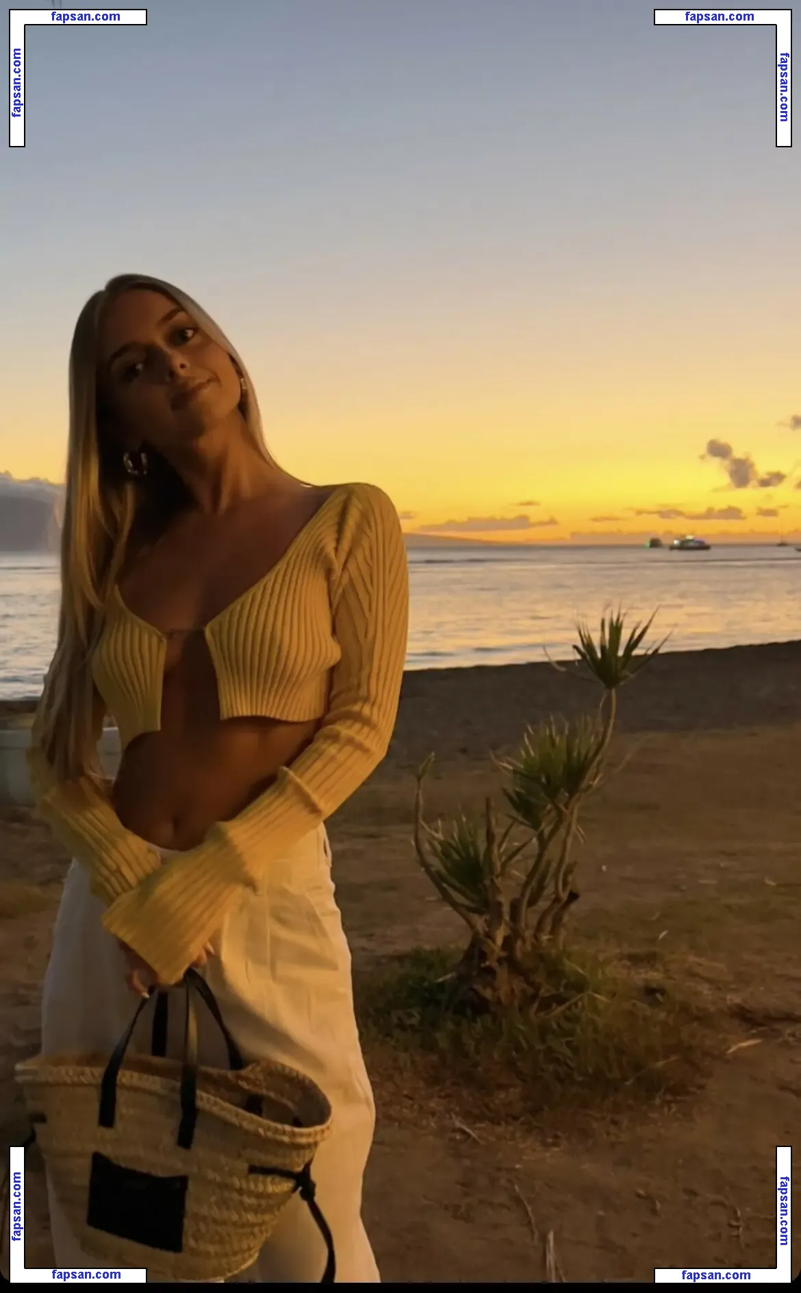 Samantha Riehl голая фото #0018 с Онлифанс