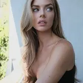 Samara Weaving голая #0521