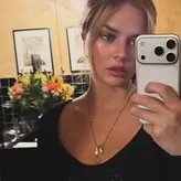 Samara Weaving голая #0551