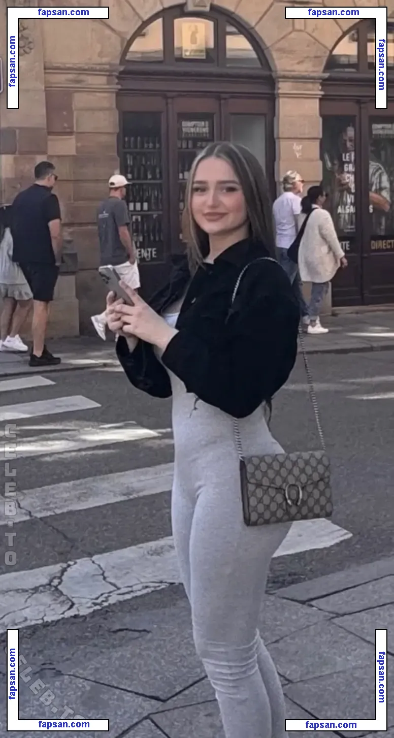 samaraaim nude photo #0010 from OnlyFans