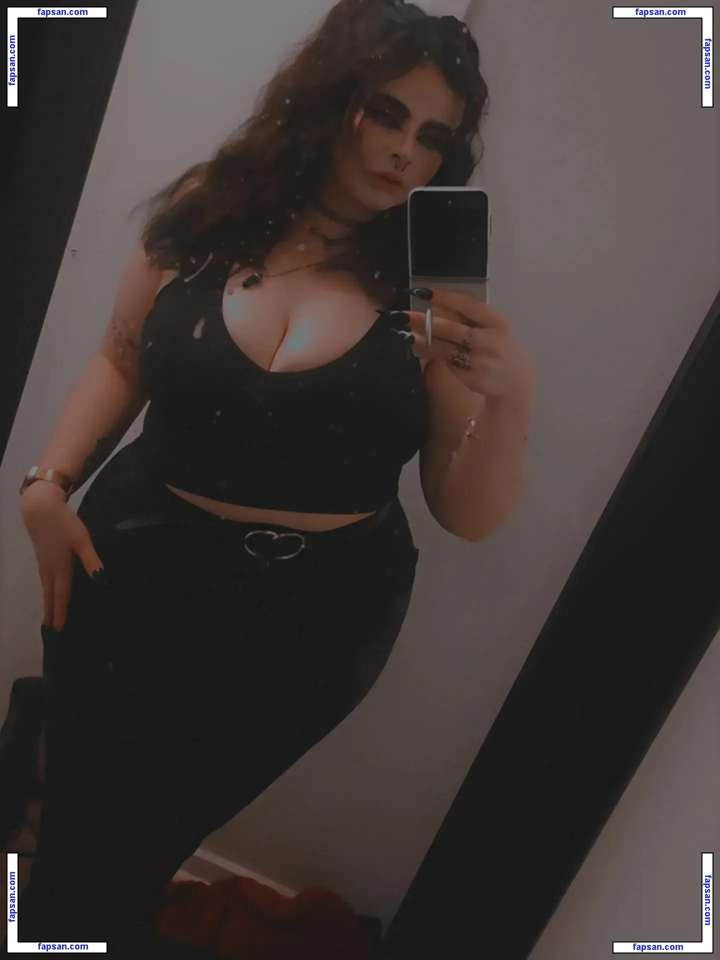 Samofhyrule голая фото #0003 с Онлифанс