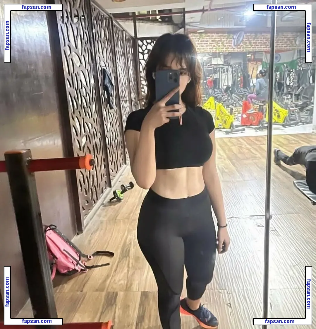 Samriddhi Uniyal голая фото #0010 с Онлифанс