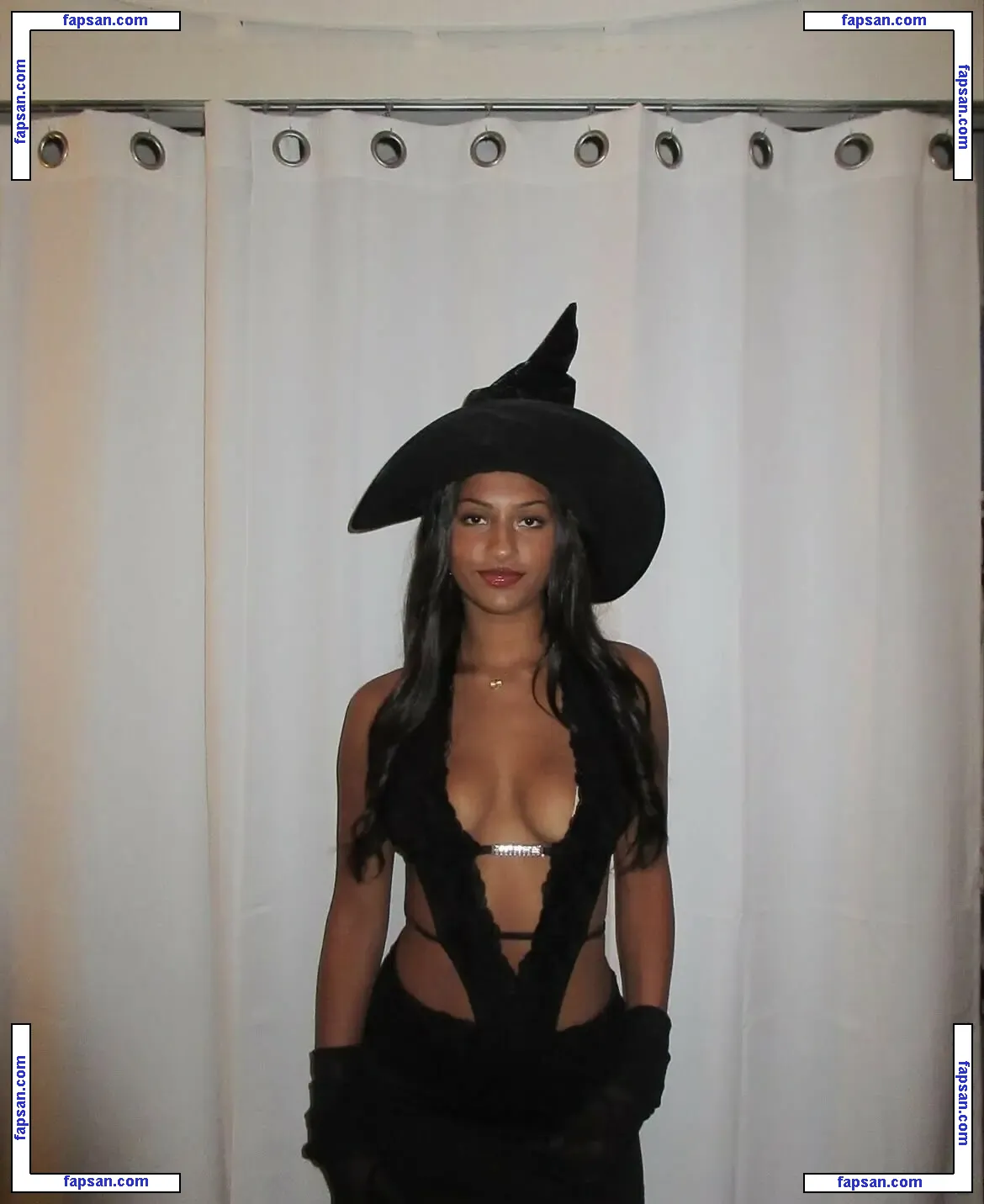 Sanah Gupta голая фото #0003 с Онлифанс