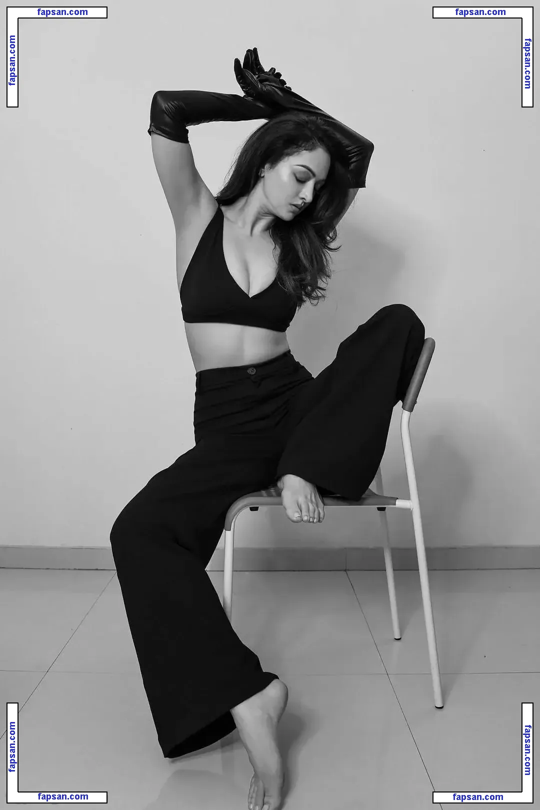 Sandeepa Dhar голая фото #0007 с Онлифанс