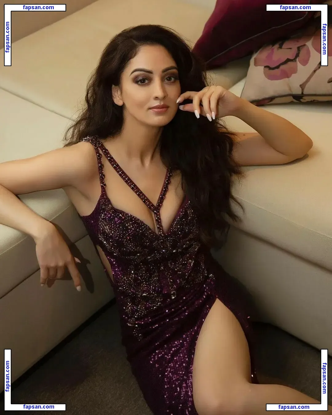 Sandeepa Dhar голая фото #0011 с Онлифанс