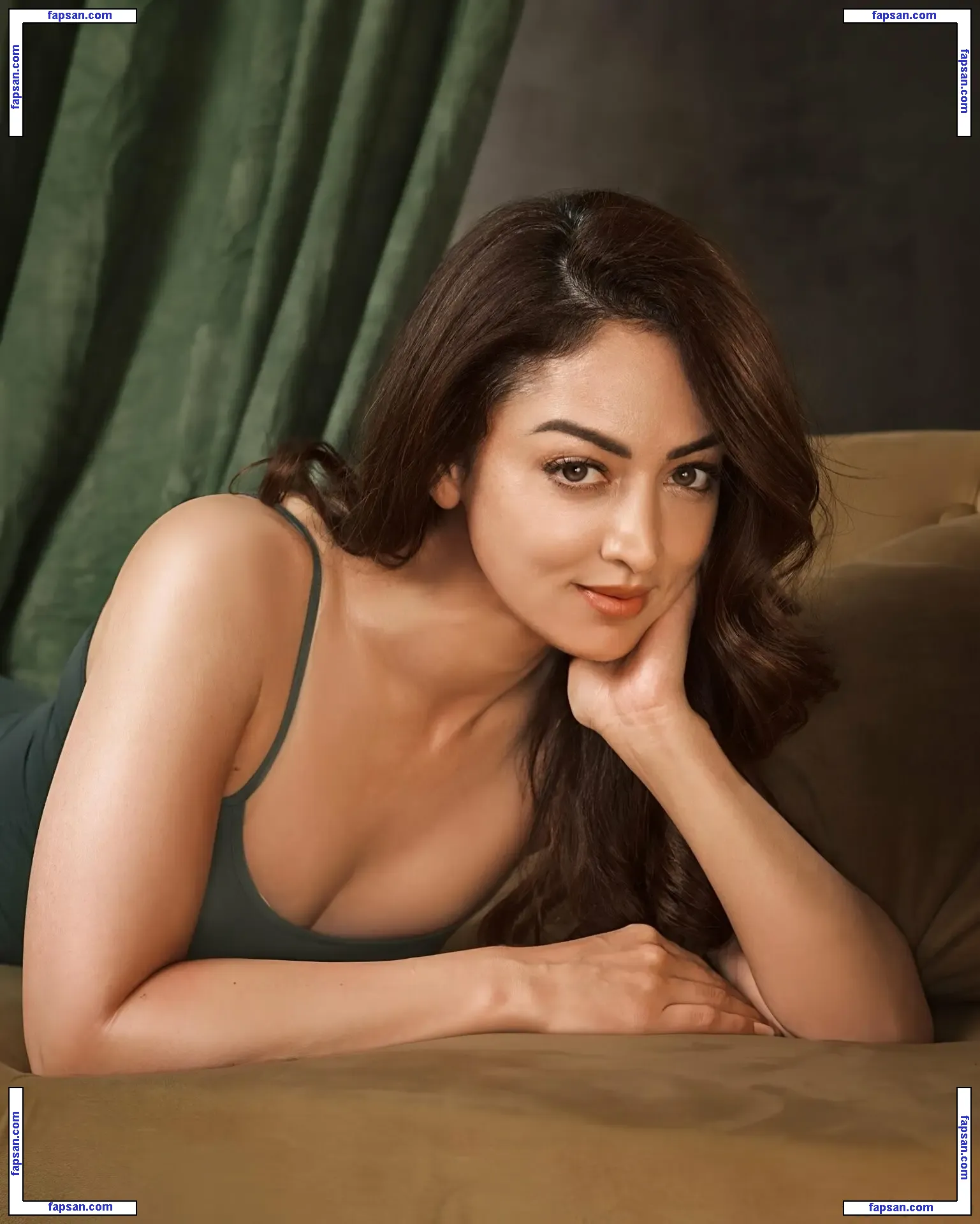 Sandeepa Dhar голая фото #0014 с Онлифанс