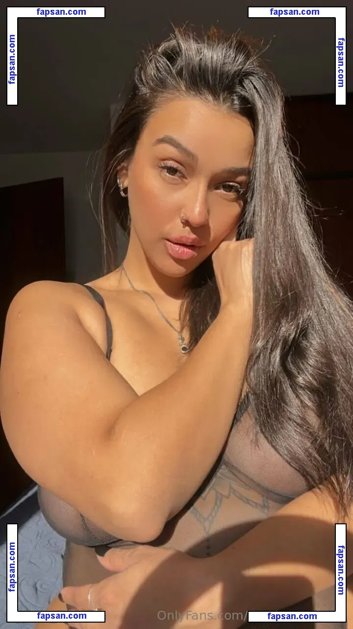 sandy_yourlatina nude photo #0005 from OnlyFans