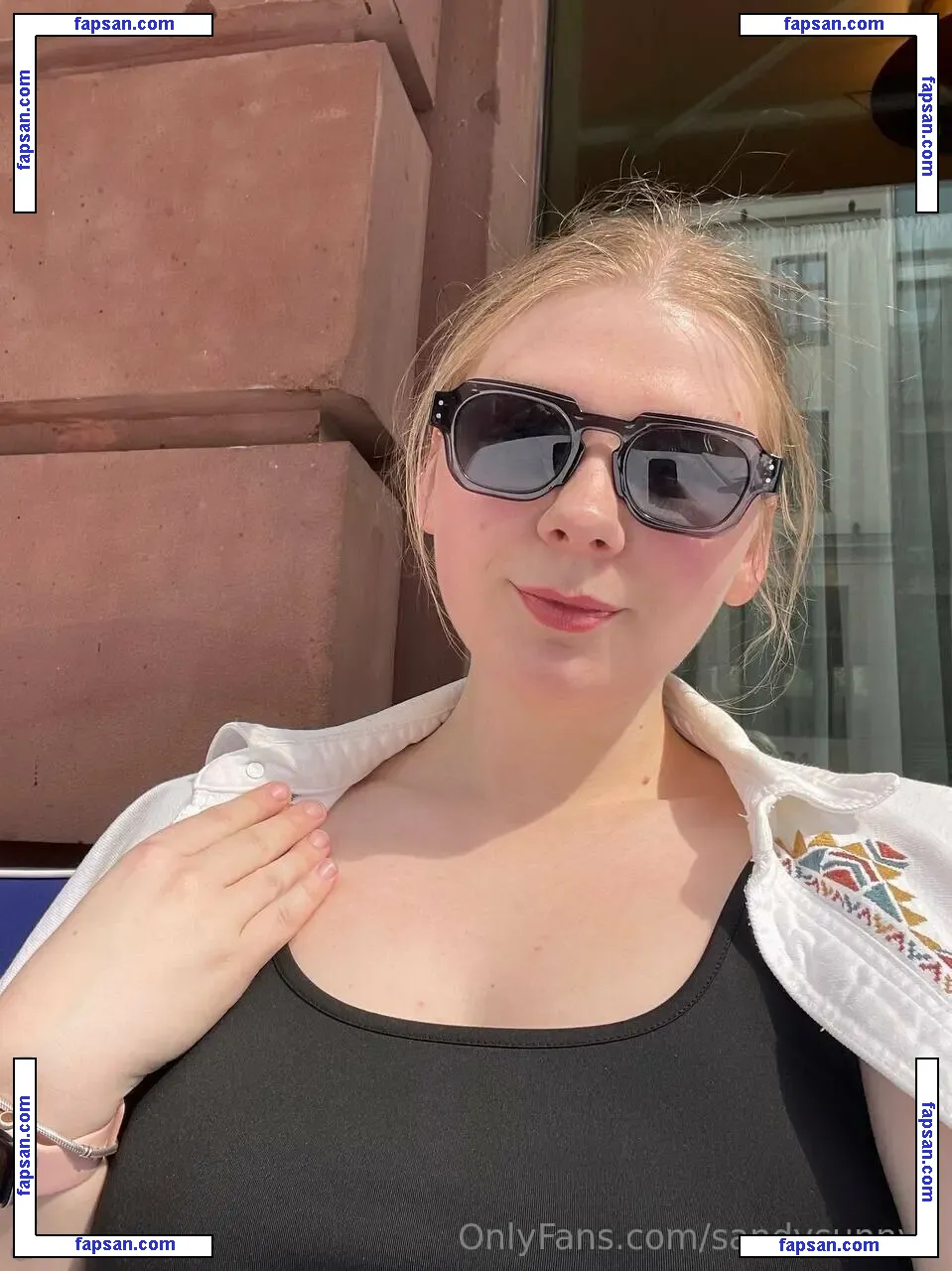 sandysunnyy nude photo #0033 from OnlyFans