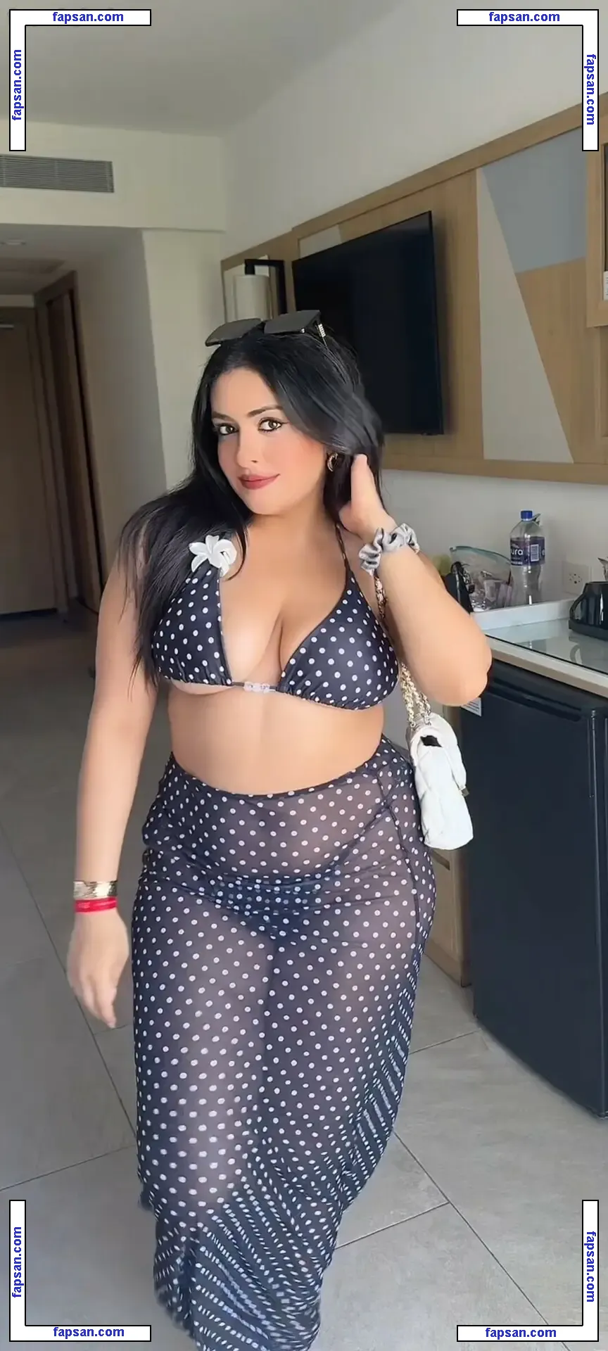 Saniya Nagpal голая фото #0004 с Онлифанс