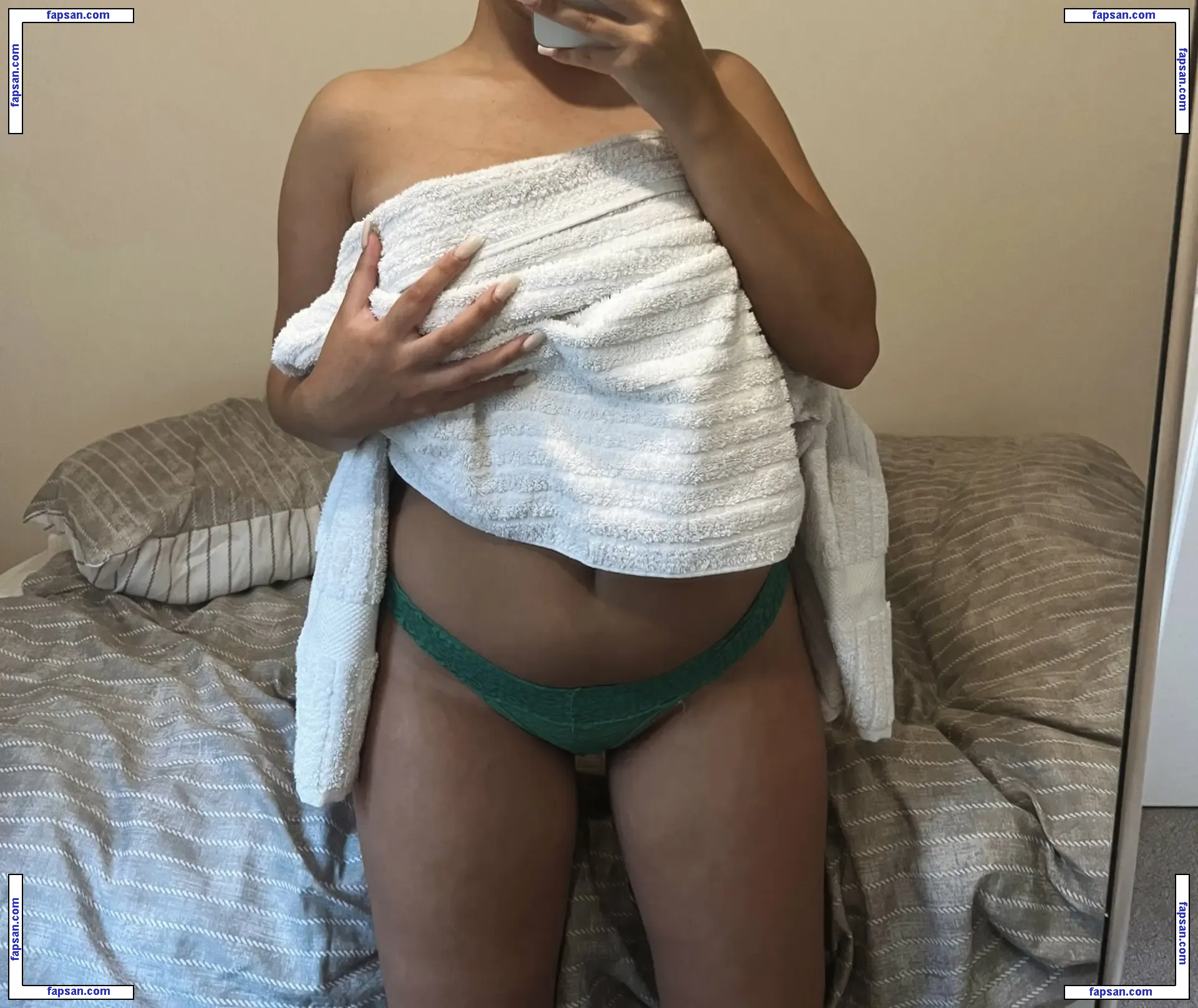 Sara Bennett nude photo #0001 from OnlyFans