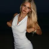 Sara Crumbleleg nude #0022