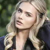 Sara Crumbleleg nude #0025