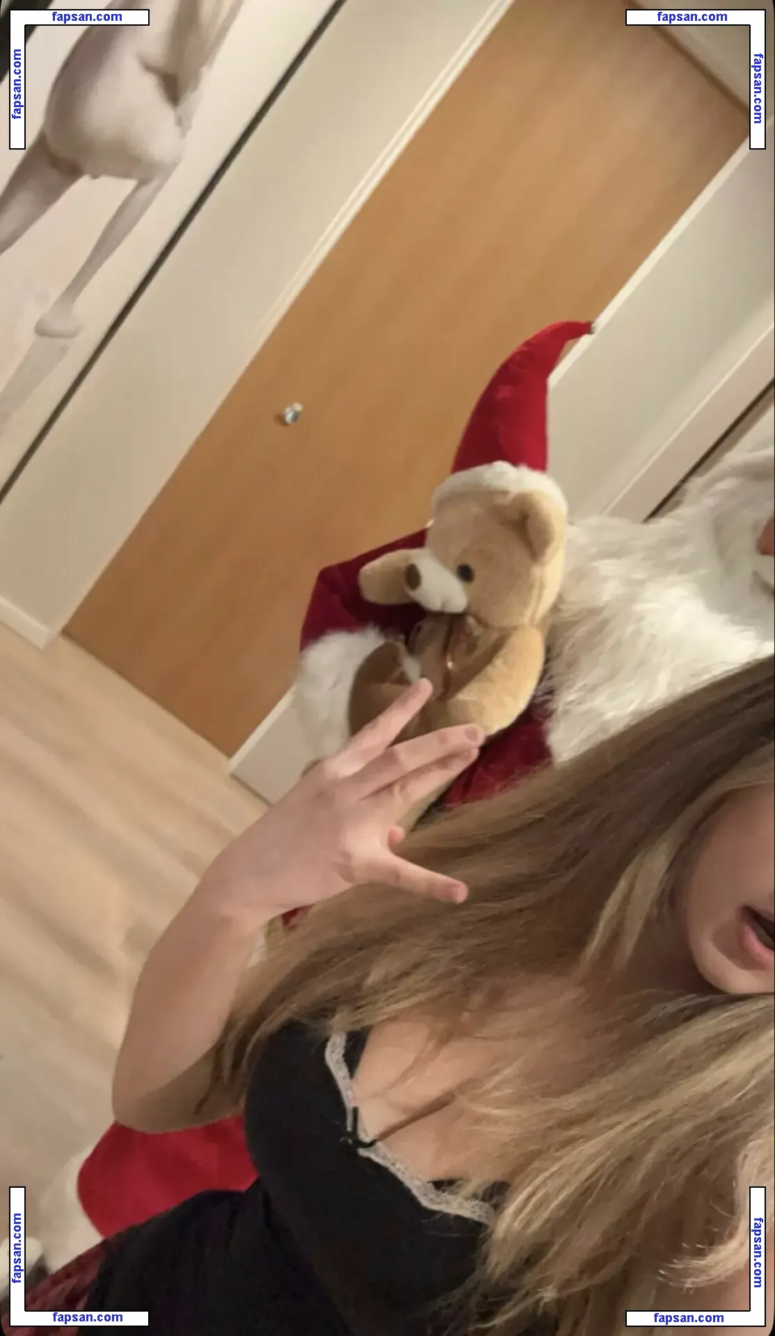 Sara Dobrik голая фото #0023 с Онлифанс