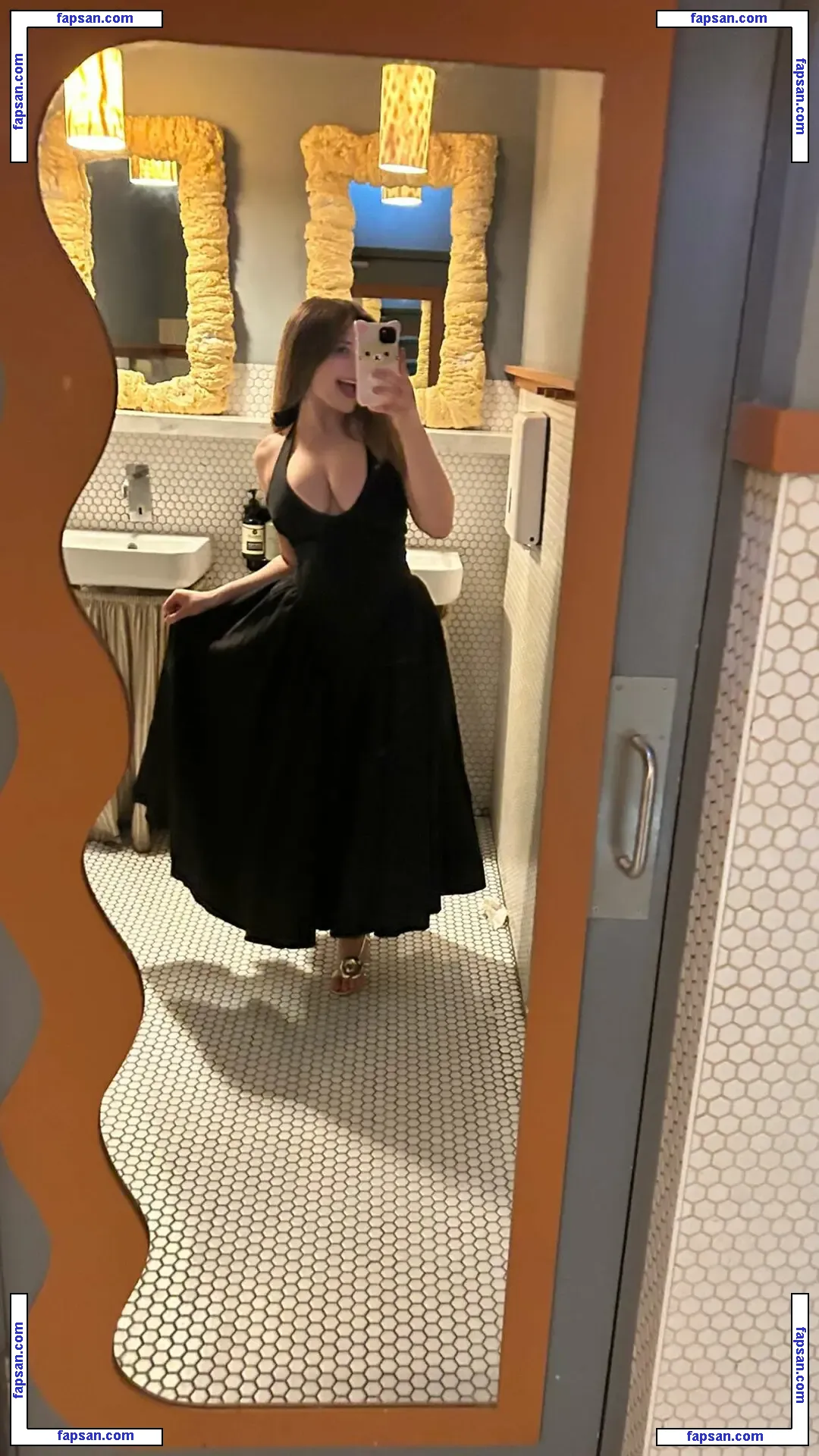 Sara Dobrik голая фото #0025 с Онлифанс