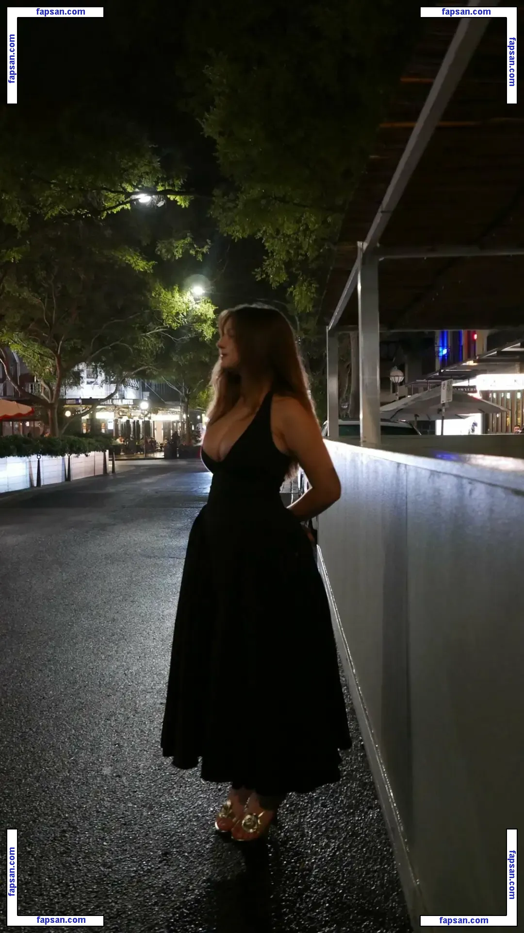 Sara Dobrik голая фото #0031 с Онлифанс