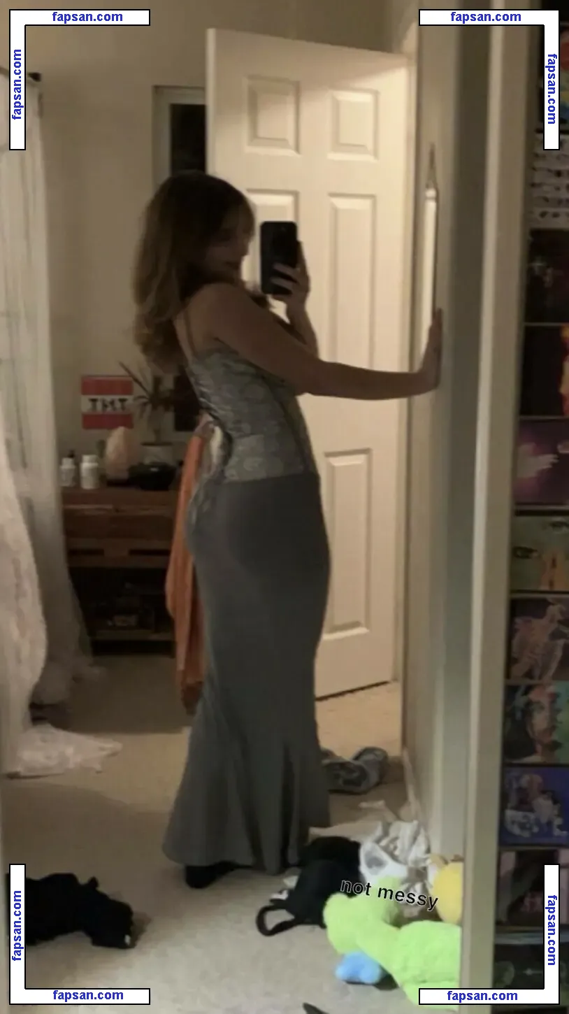 Sara Dobrik голая фото #0034 с Онлифанс