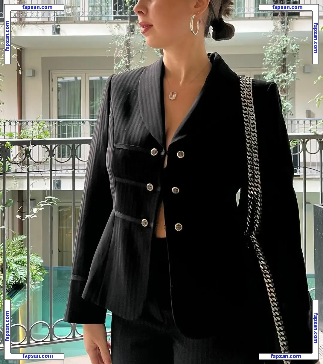 Sara Farrelll nude photo #0010 from OnlyFans