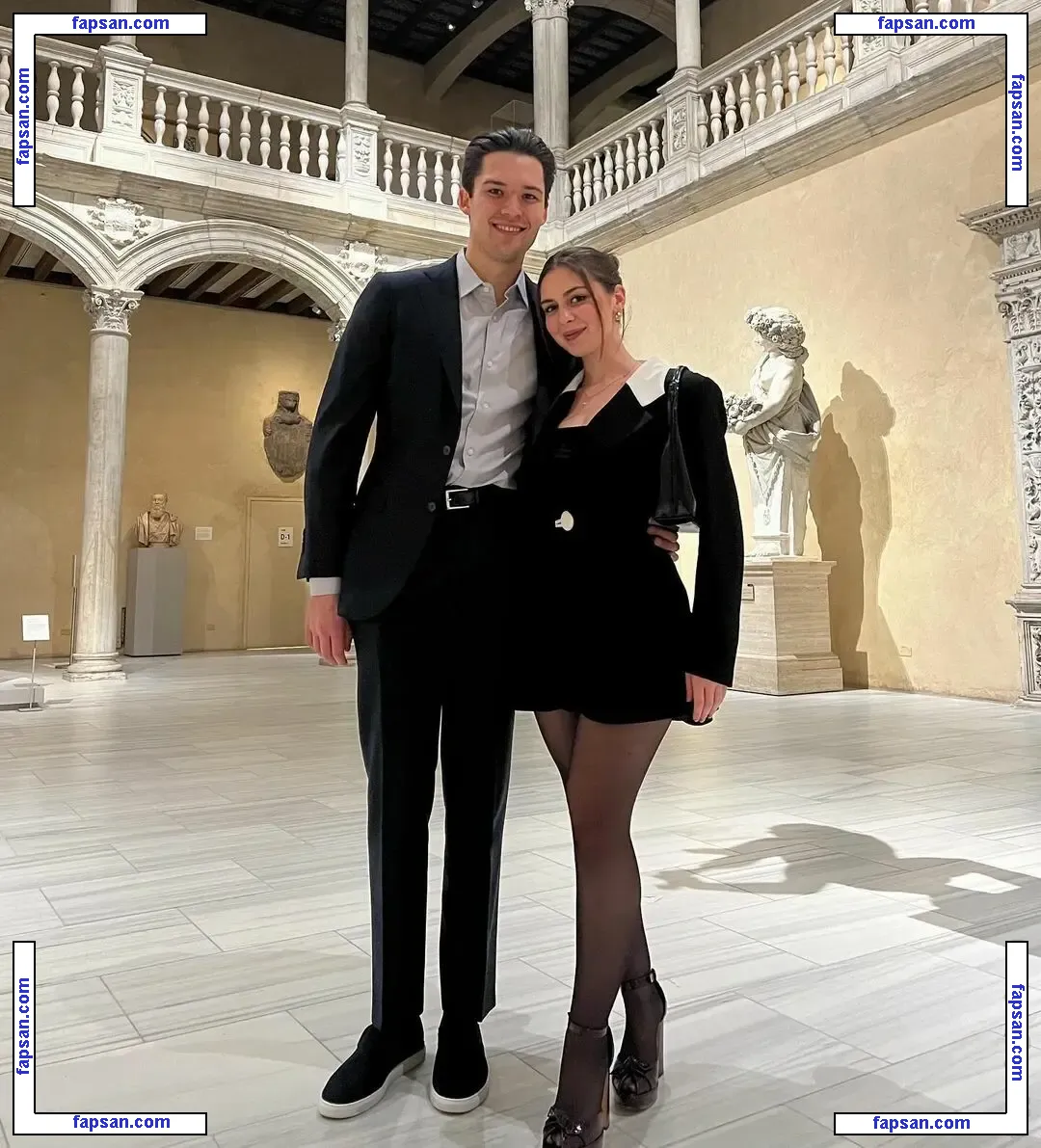 Sara Farrelll nude photo #0014 from OnlyFans