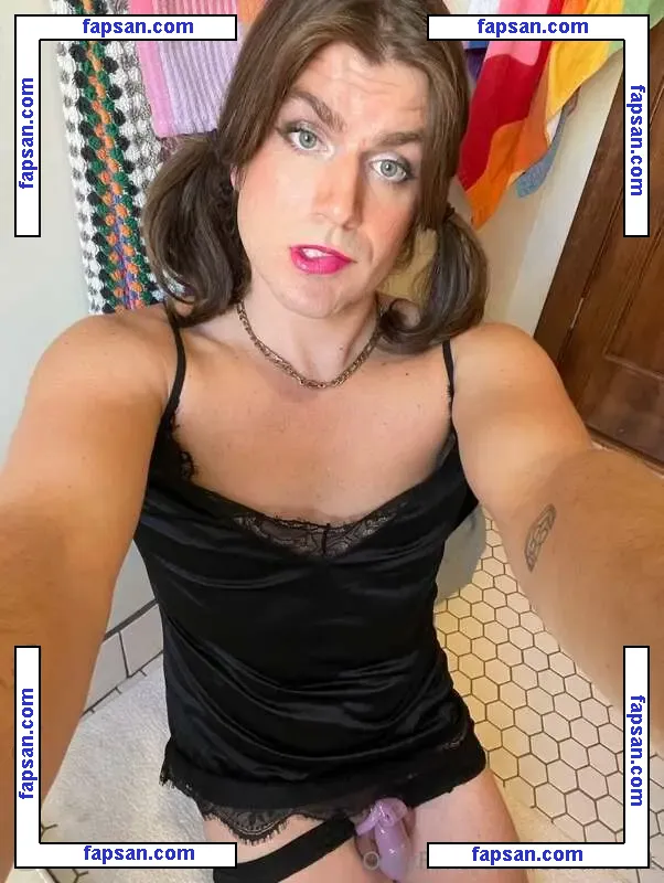 Sara June nude photo #0014 from OnlyFans