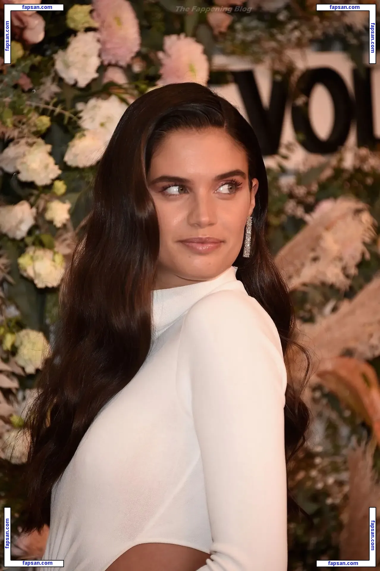Sara Sampaio nude photo #2051 from OnlyFans