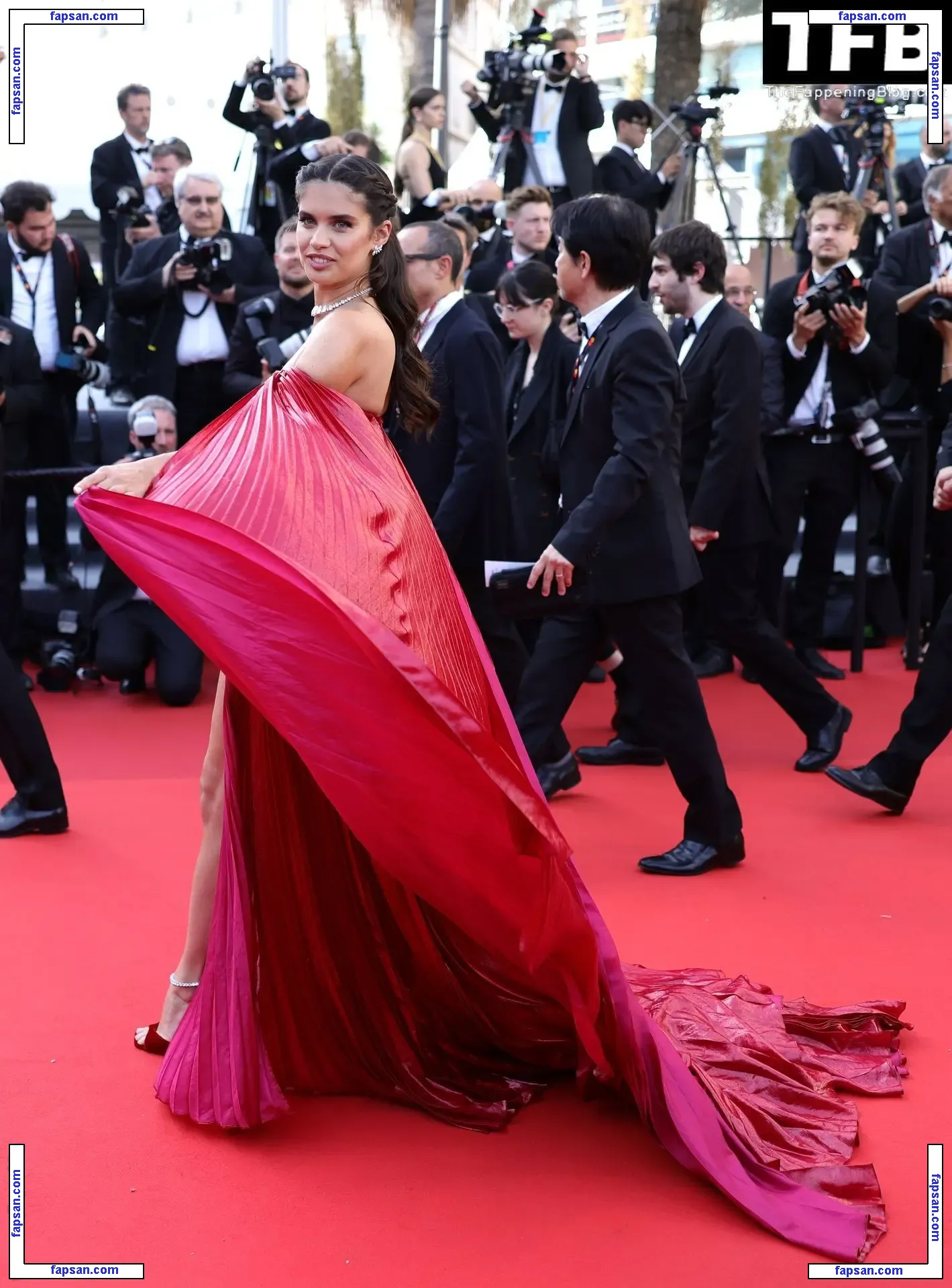 Sara Sampaio nude photo #2451 from OnlyFans