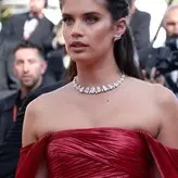 Sara Sampaio nude #2477