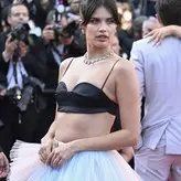 Sara Sampaio nude #2593
