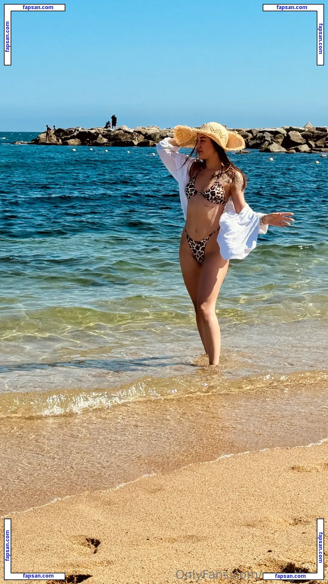 sara_thorn nude photo #0011 from OnlyFans