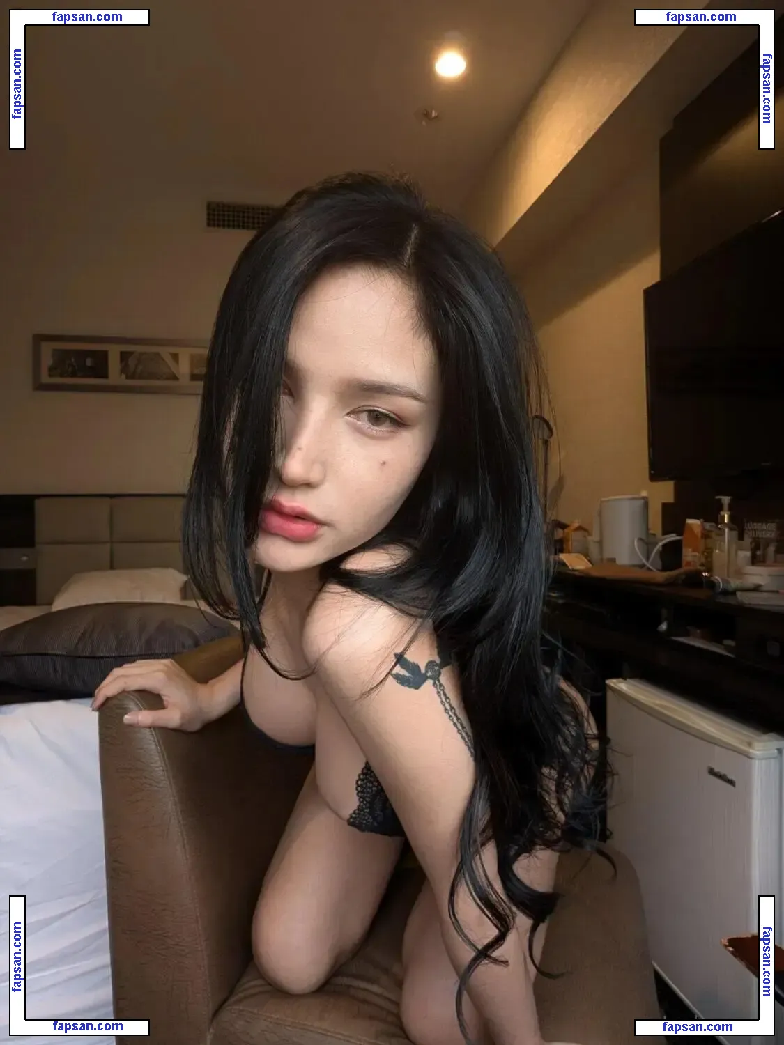 Sara_Tokyo nude photo #0003 from OnlyFans