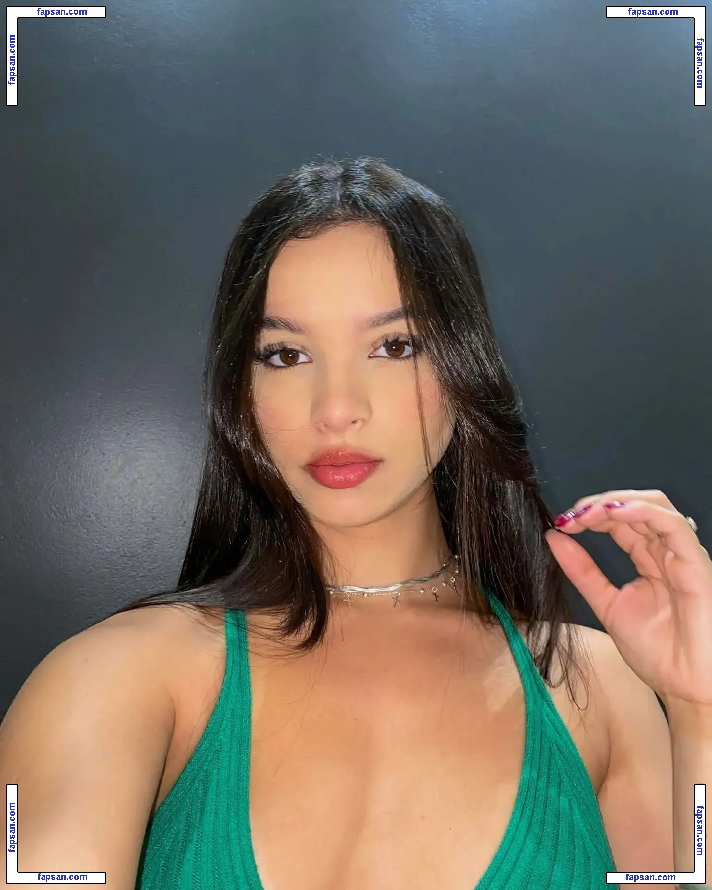 Saradas E Cavalas голая фото #0015 с Онлифанс