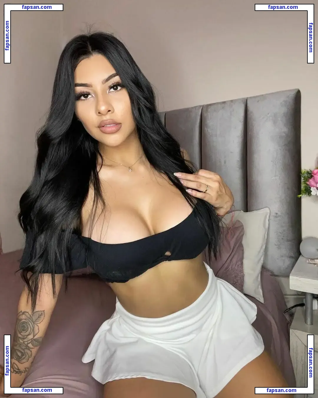 Saradas E Cavalas nude photo #0027 from OnlyFans