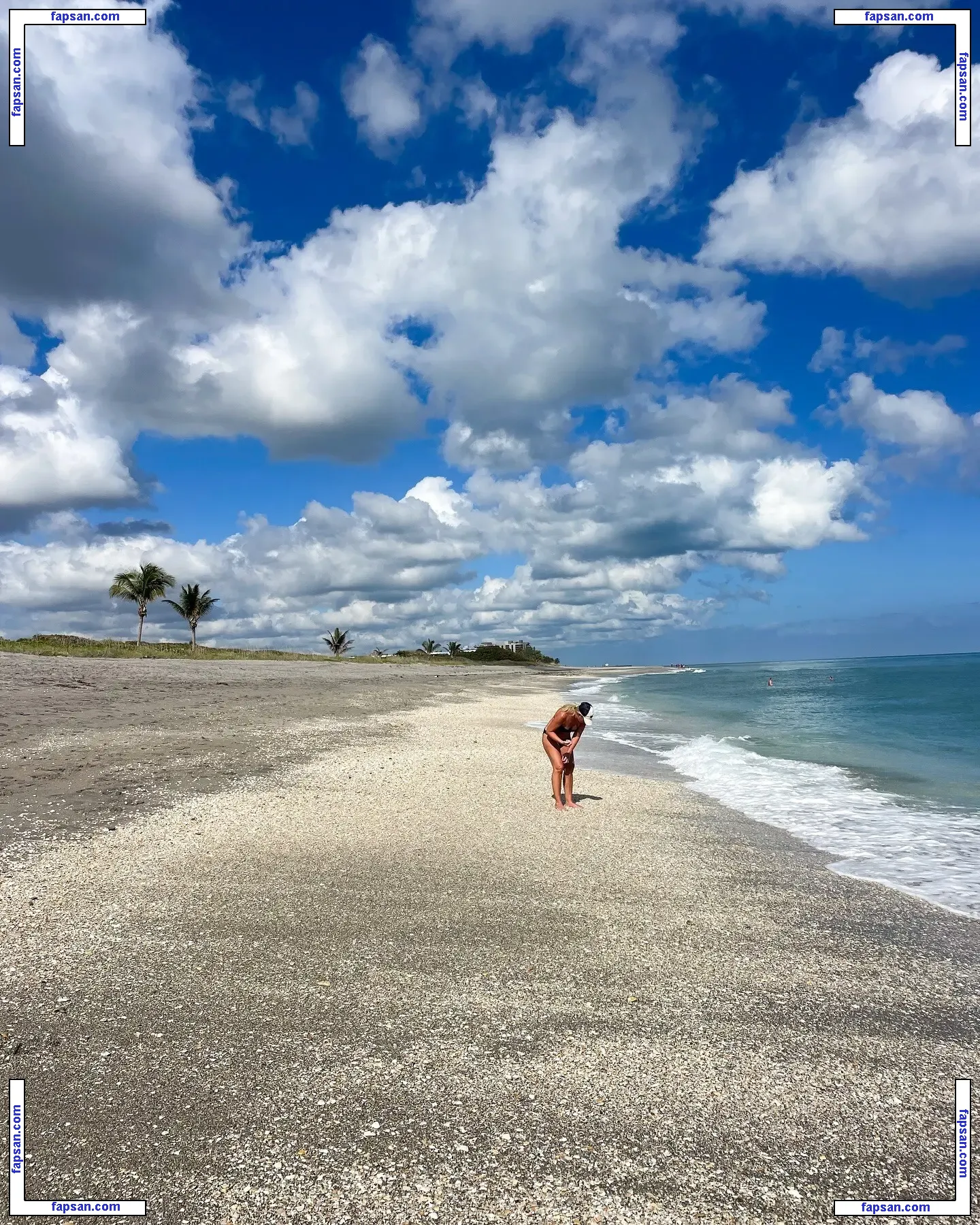 Sarah Abbott nude photo #0019 from OnlyFans