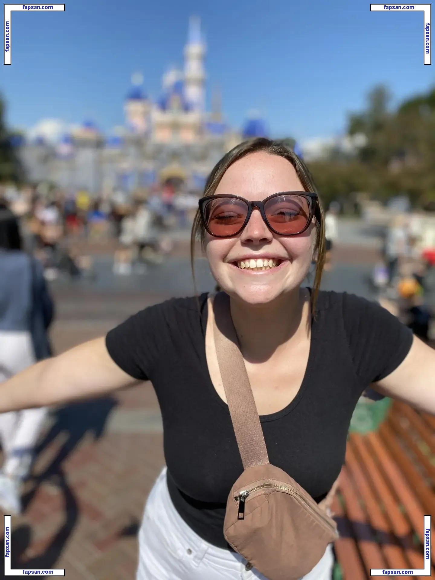 Sarah Anderson nude photo #0017 from OnlyFans