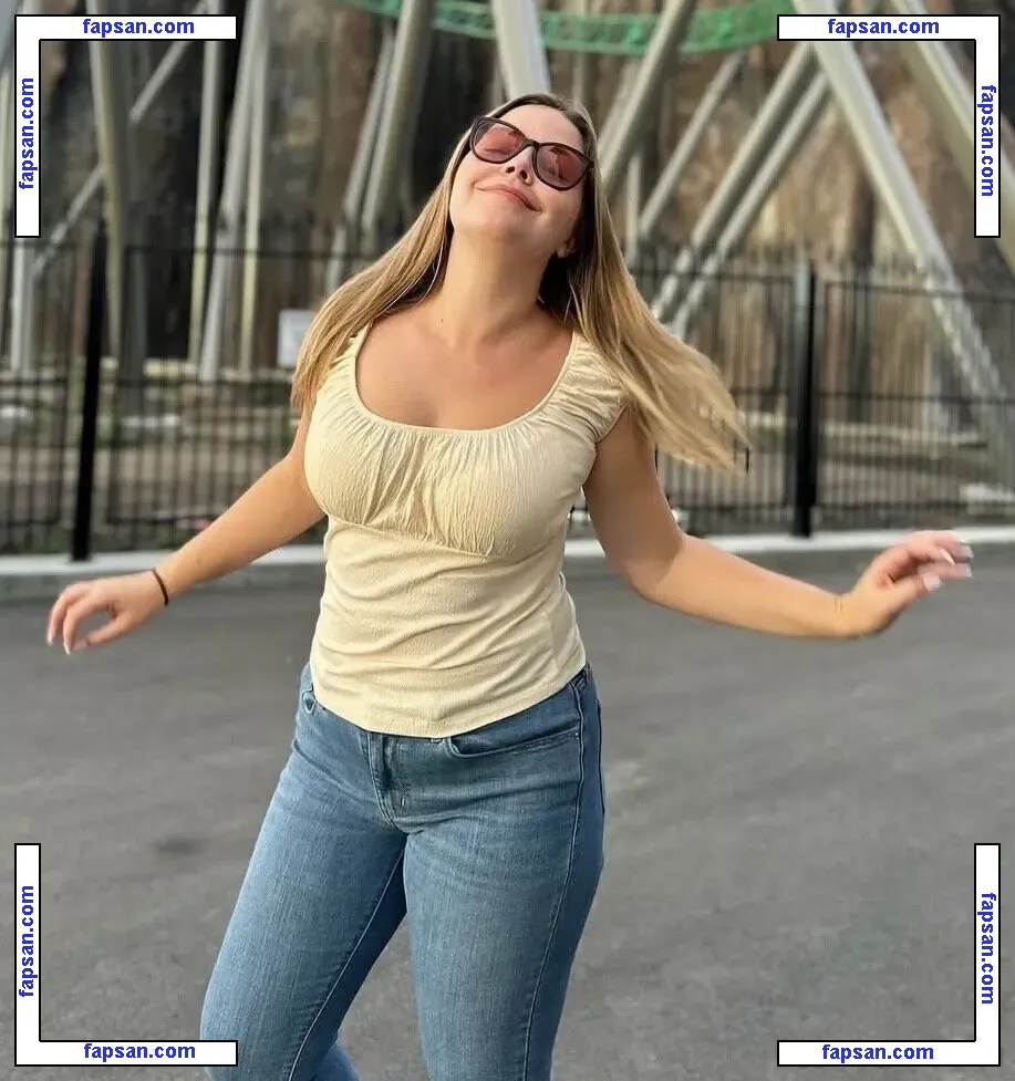 Sarah Anderson nude photo #0027 from OnlyFans