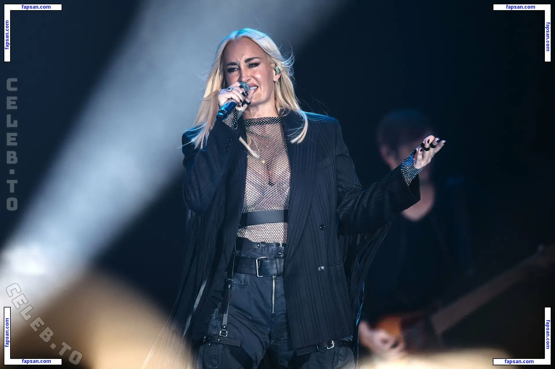 Sarah Connor nude photo #0672 from OnlyFans