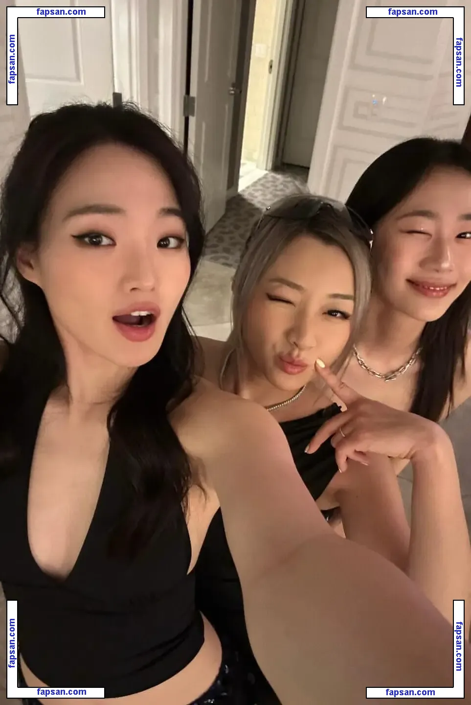 Sarah Hwang nude photo #0012 from OnlyFans