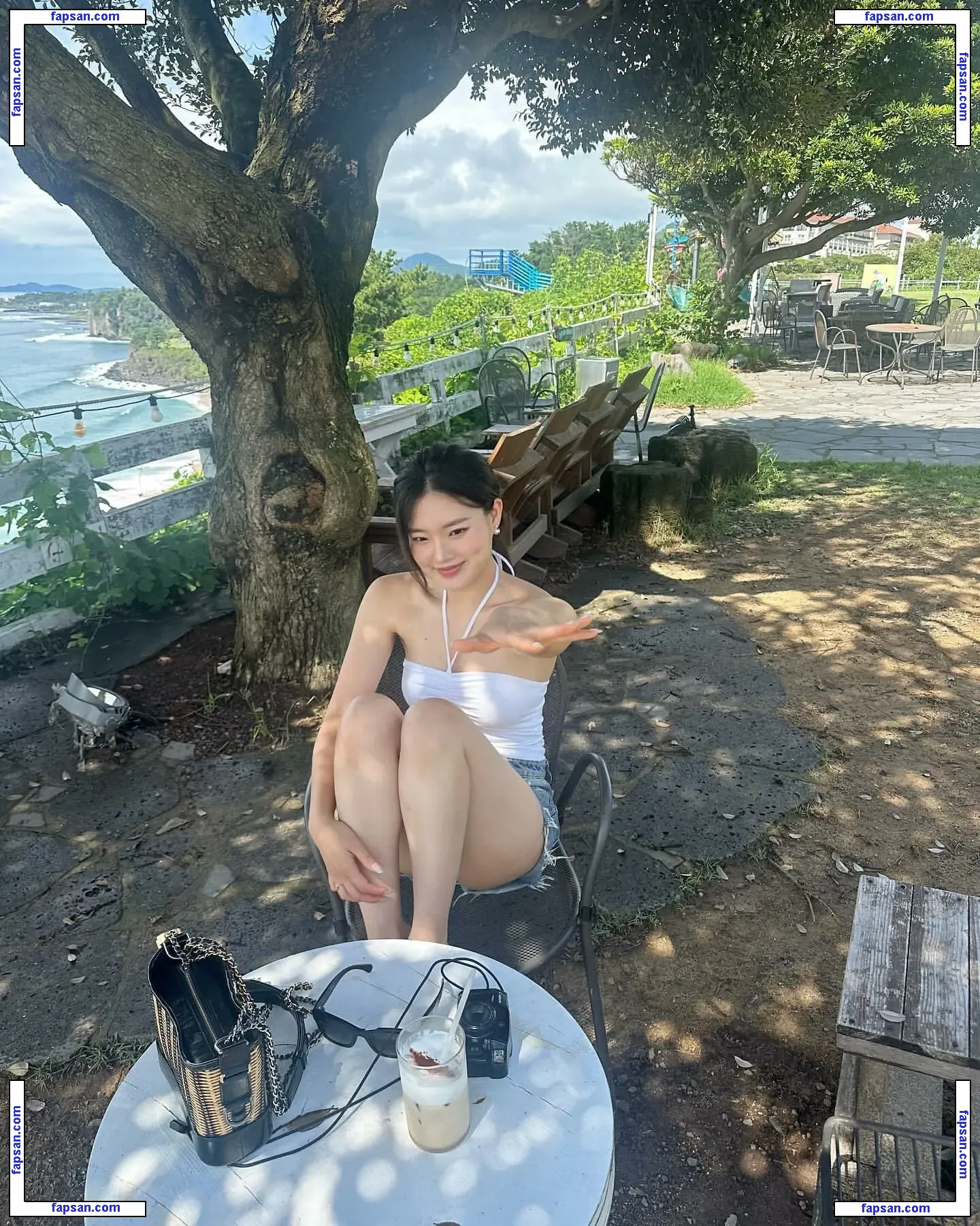 Sarah Hwang голая фото #0024 с Онлифанс