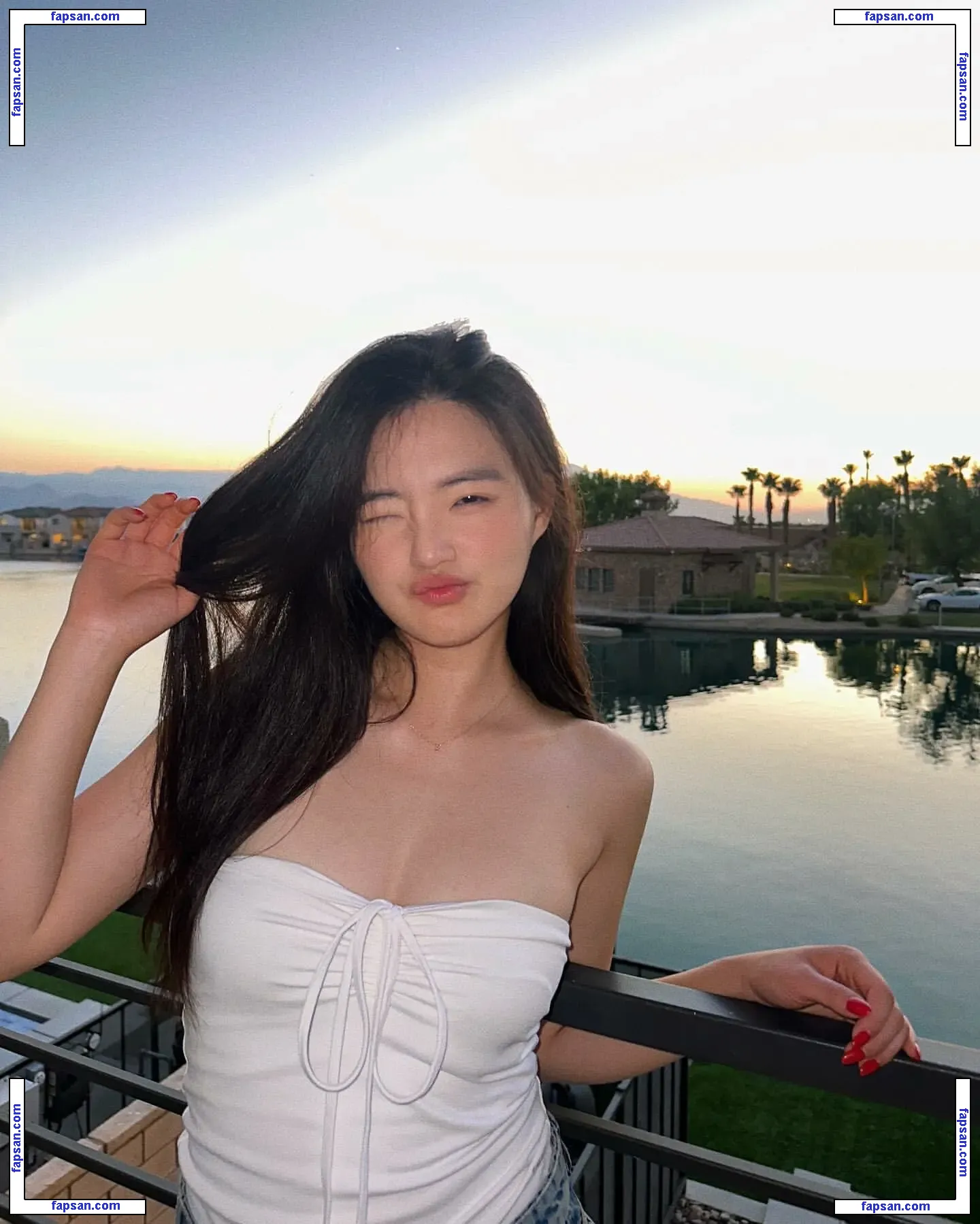 Sarah Hwang голая фото #0026 с Онлифанс