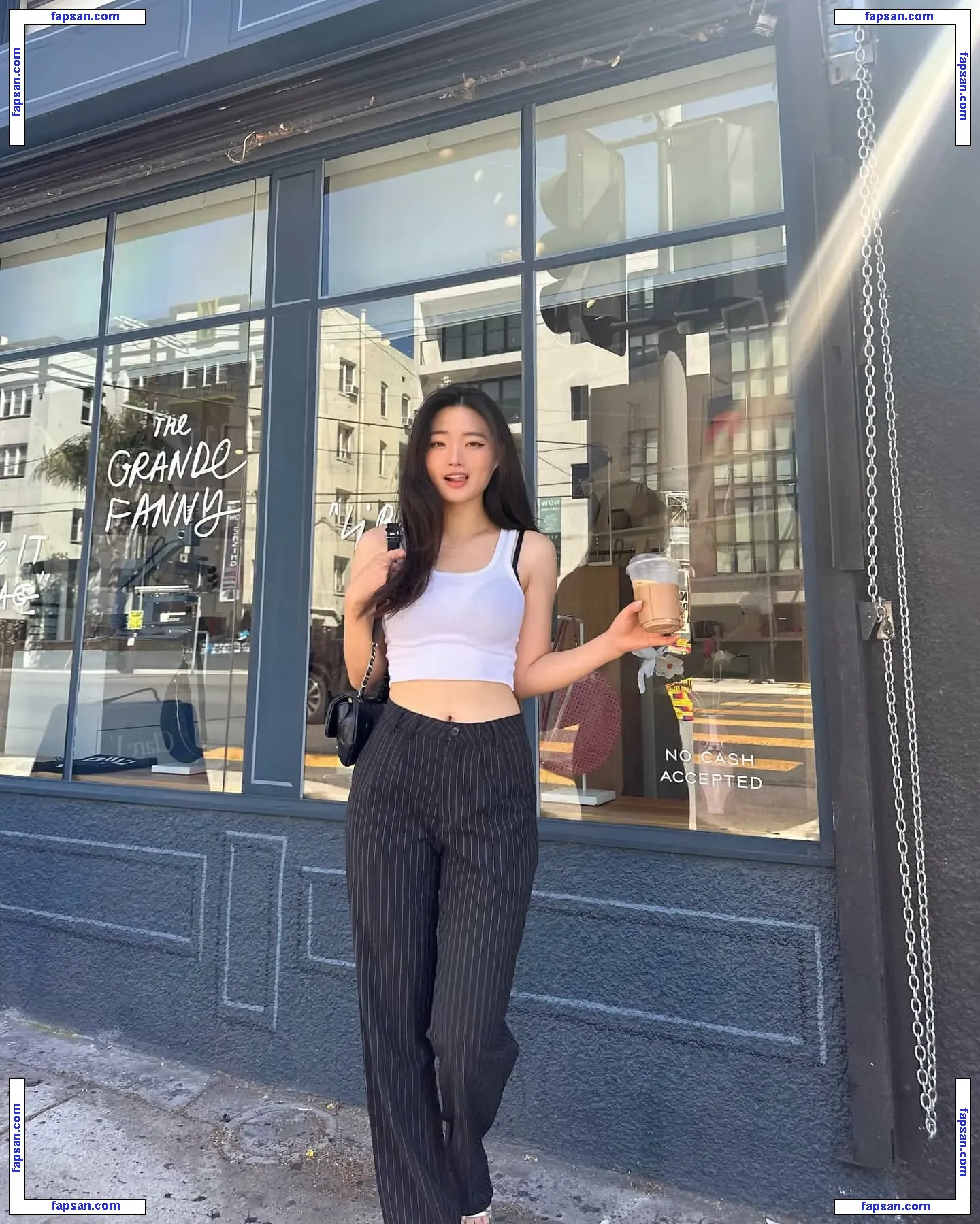 Sarah Hwang голая фото #0033 с Онлифанс