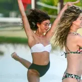 Sarah Hyland nude #1535