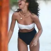 Sarah Hyland nude #1542
