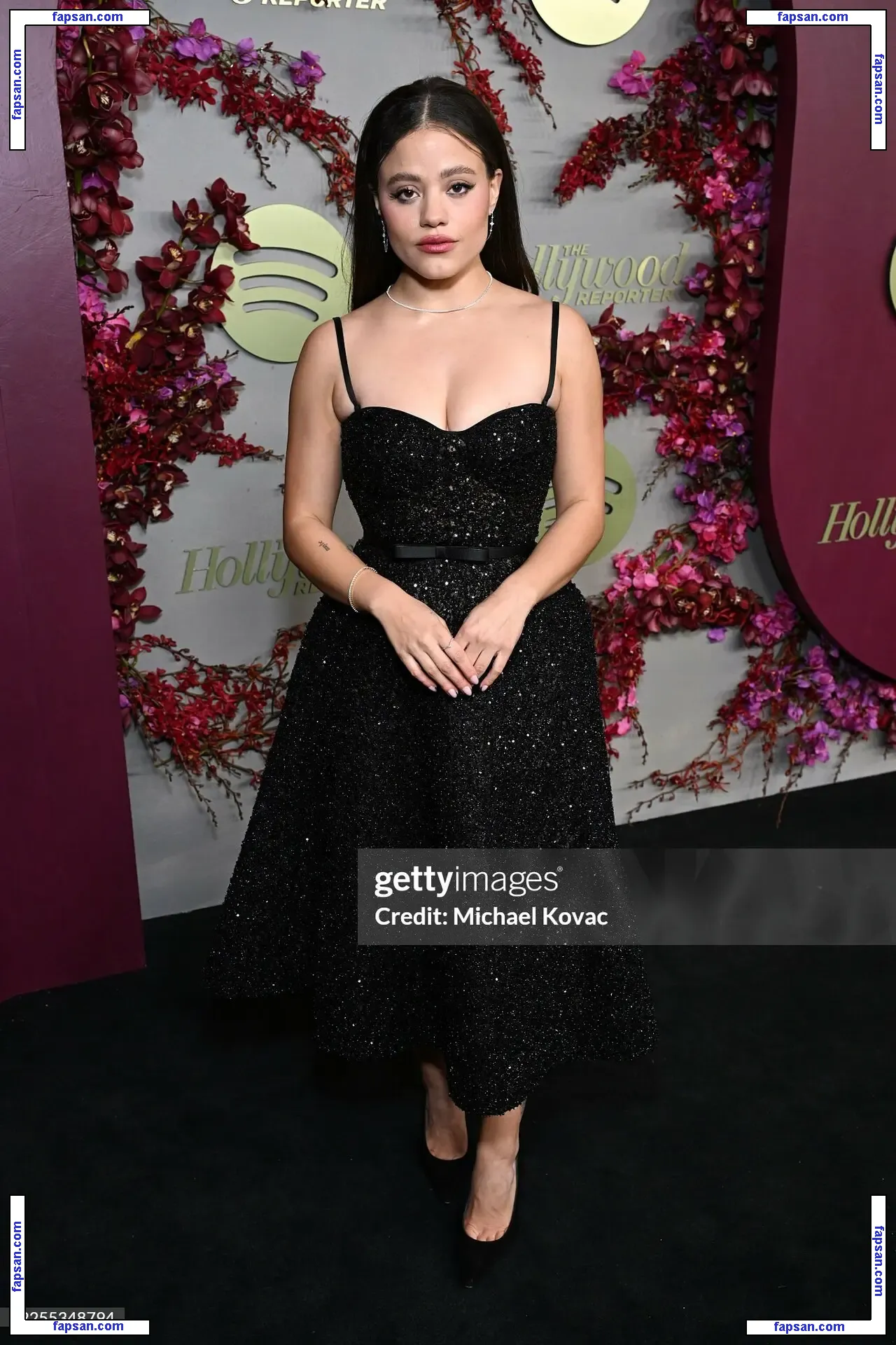 Sarah Jeffery голая фото #0111 с Онлифанс