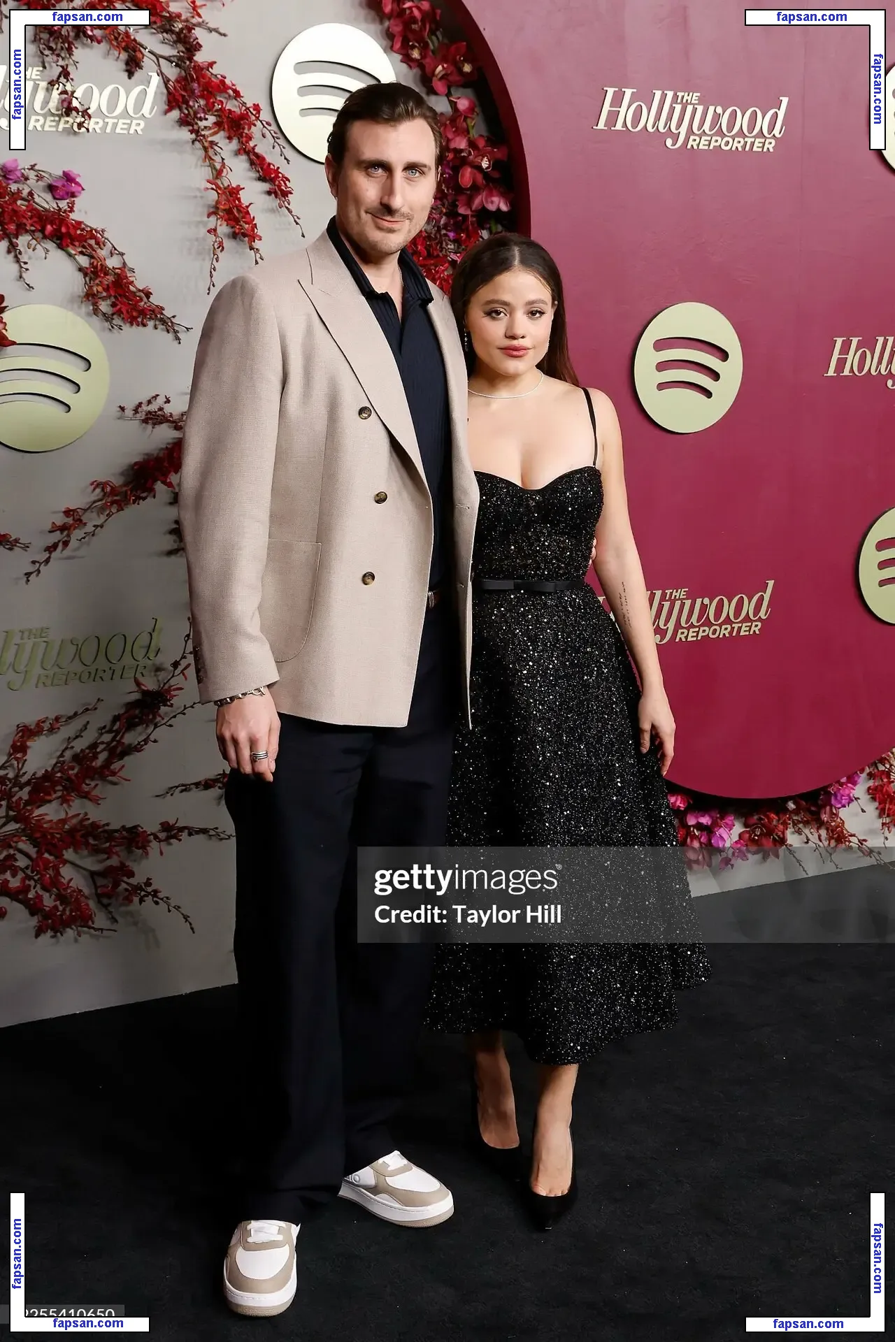 Sarah Jeffery голая фото #0113 с Онлифанс