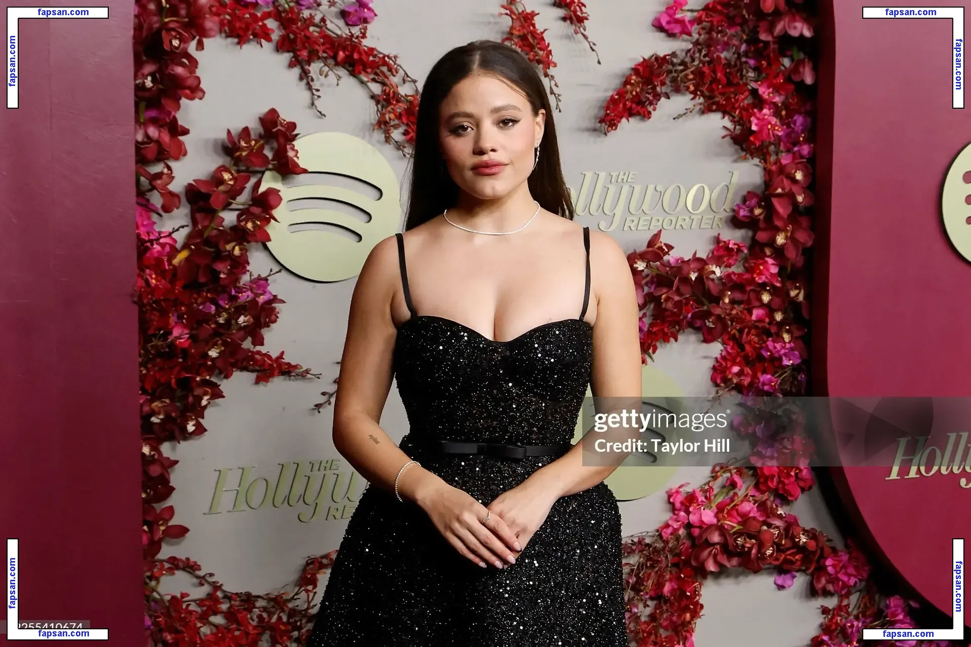 Sarah Jeffery голая фото #0114 с Онлифанс