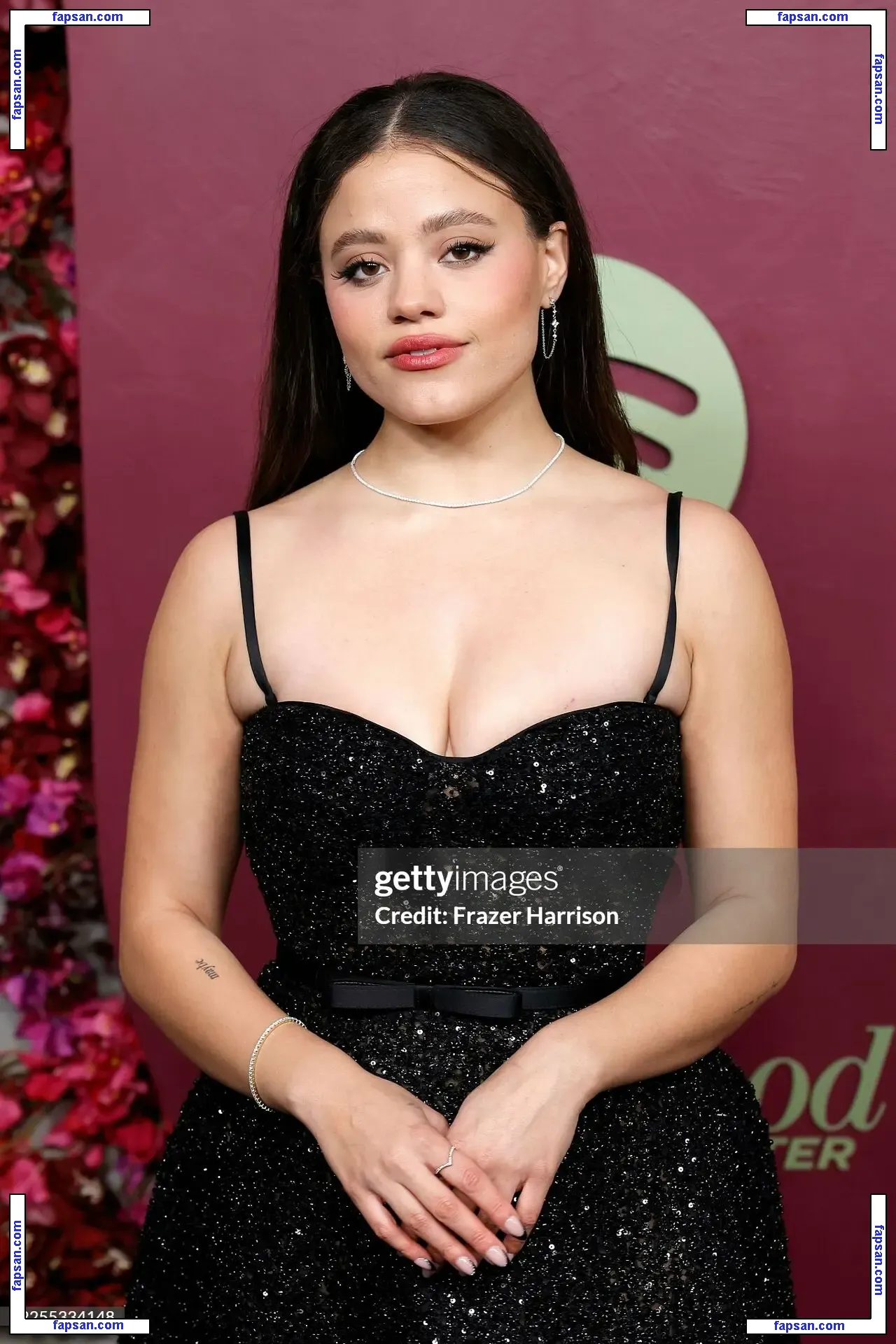 Sarah Jeffery голая фото #0116 с Онлифанс